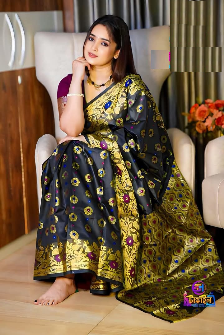 ইন্ডিয়ান ইন্সপায়ার্ড সফট সিল্ক কাতান শাড়ি